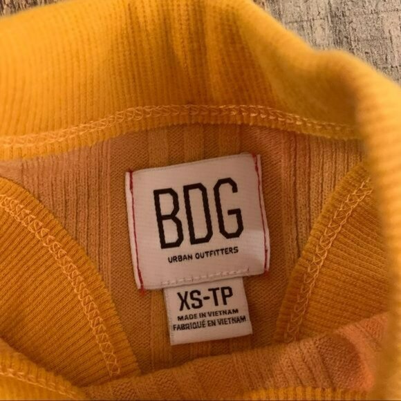 BDG Urban Outfitters Mustard Yellow sleeveless top NWT XS - Picture 4 of 9